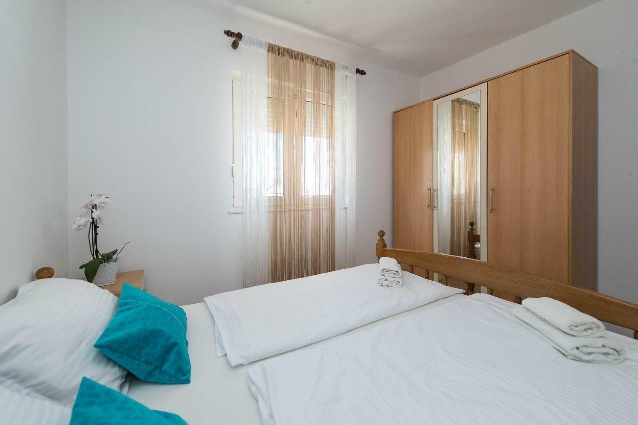 Apartmani Jordanka ซริกเวนิซา ภายนอก รูปภาพ